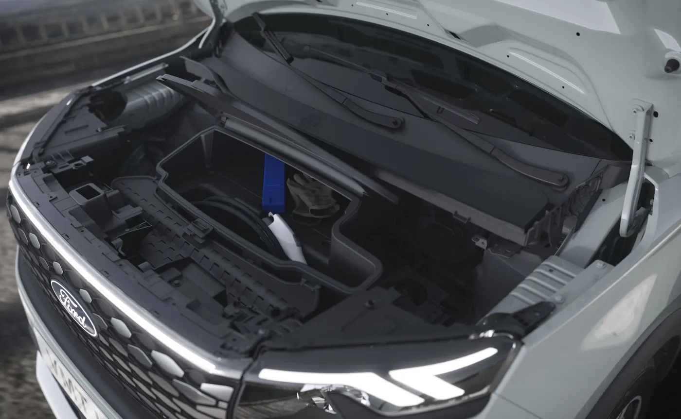 ford-etourneo-courier-active-37800455.jpg