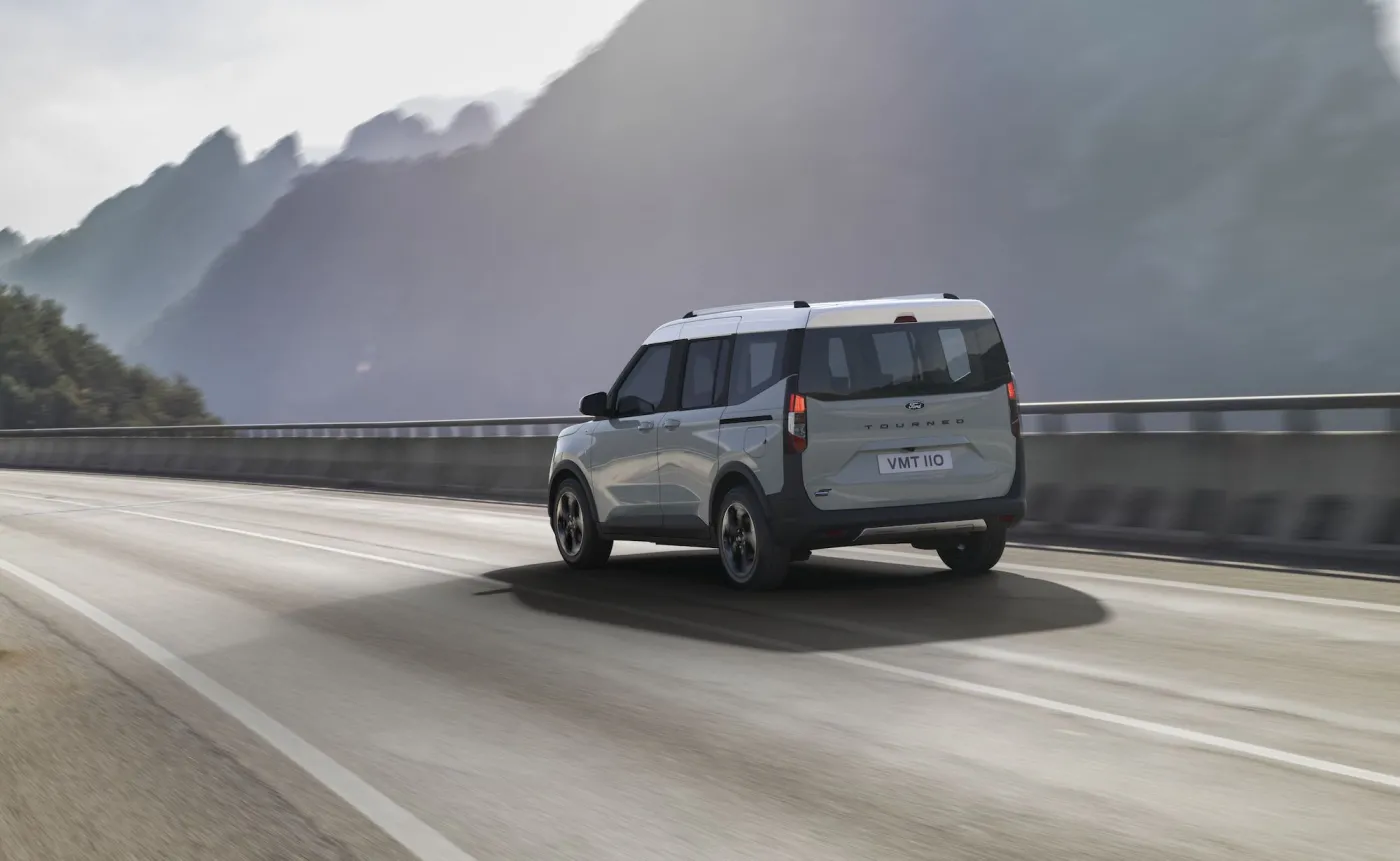 ford-etourneo-courier-active-37800473.jpg