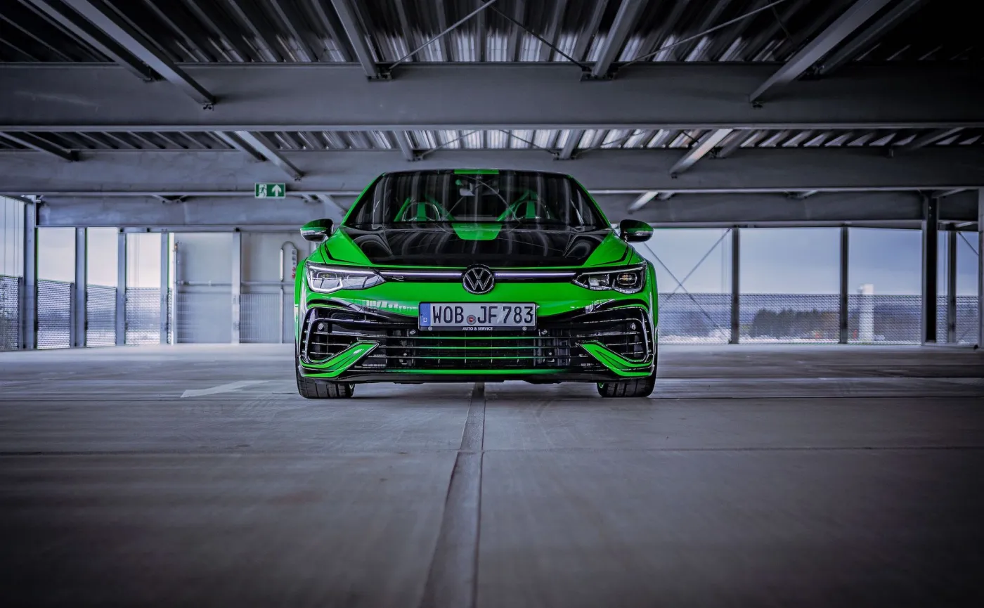 volkswagen-golf-r-hurricane-37826787.jpg