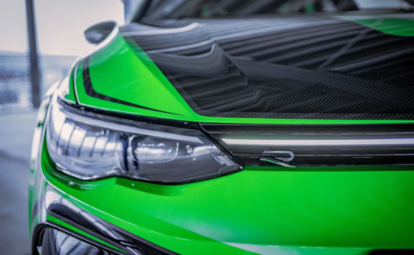 volkswagen-golf-r-hurricane-37826813.jpg