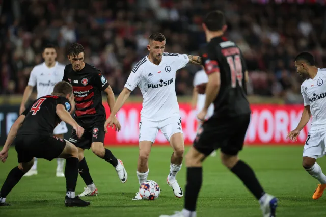 Co za mecz! Grad goli i wymiana ciosów między Midtjylland a Legią
