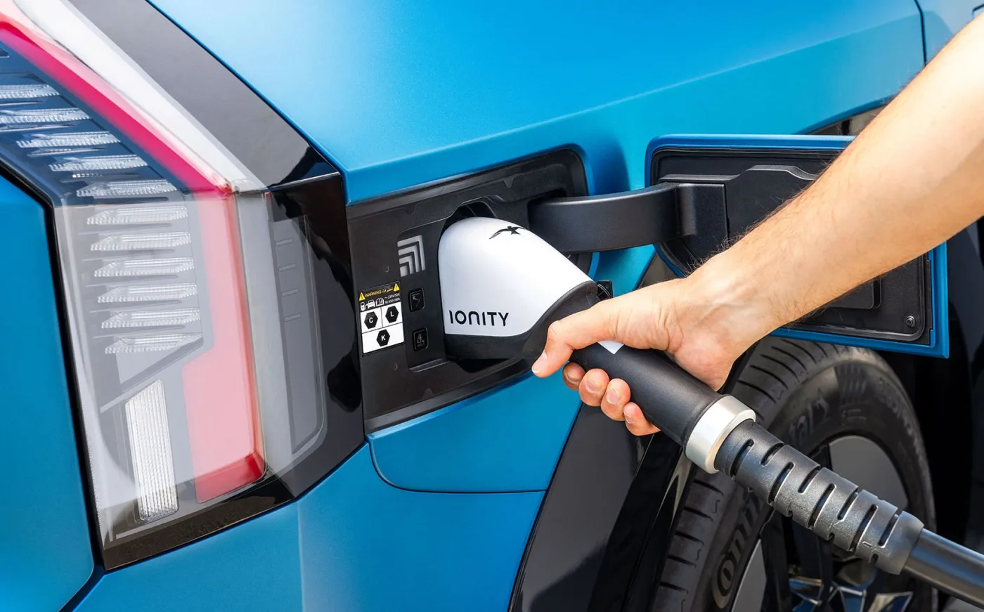 kia-ev9-plug-and-charge-(3)-37941222.jpg