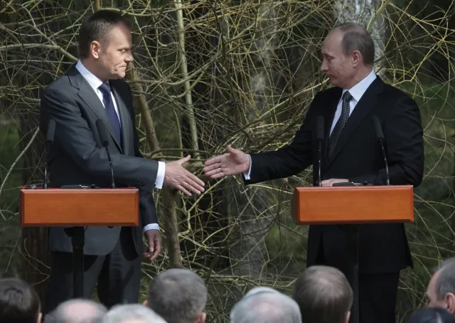 Tusk wyraził zgodę na współpracę SKW z FSB? "Na jaw wychodzą nowe szokujące informacje"