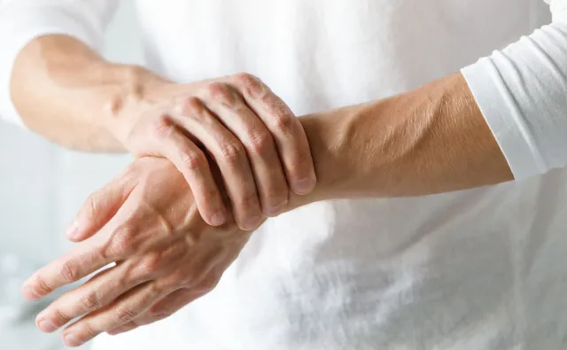 8,5 mln Polaków zmaga się z bólem przewlekłym, a on niszczy tkankę mózgu