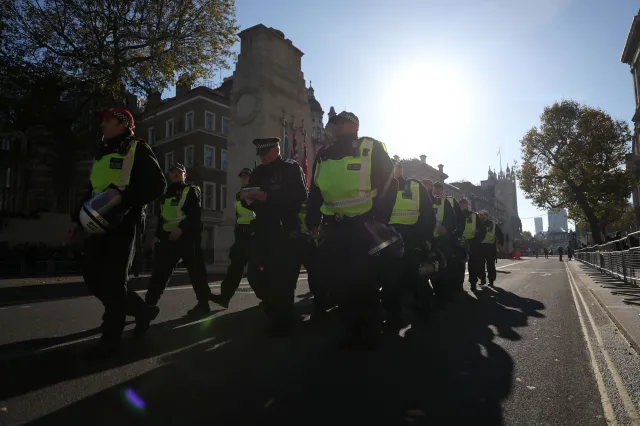 Zamieszki w Londynie. Skrajna prawica starła się z policją