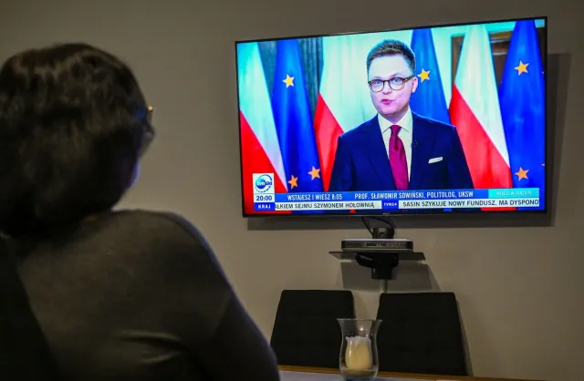 Niecodzienny materiał w TVP o Hołowni. Szukają drugiego dna jego słów