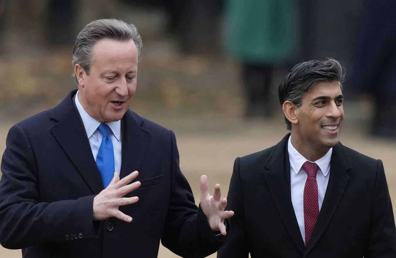 Rishi Sunak i David Cameron