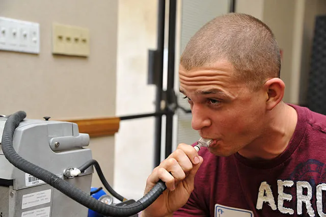640px-breathalyzer-training-37989688.jpg