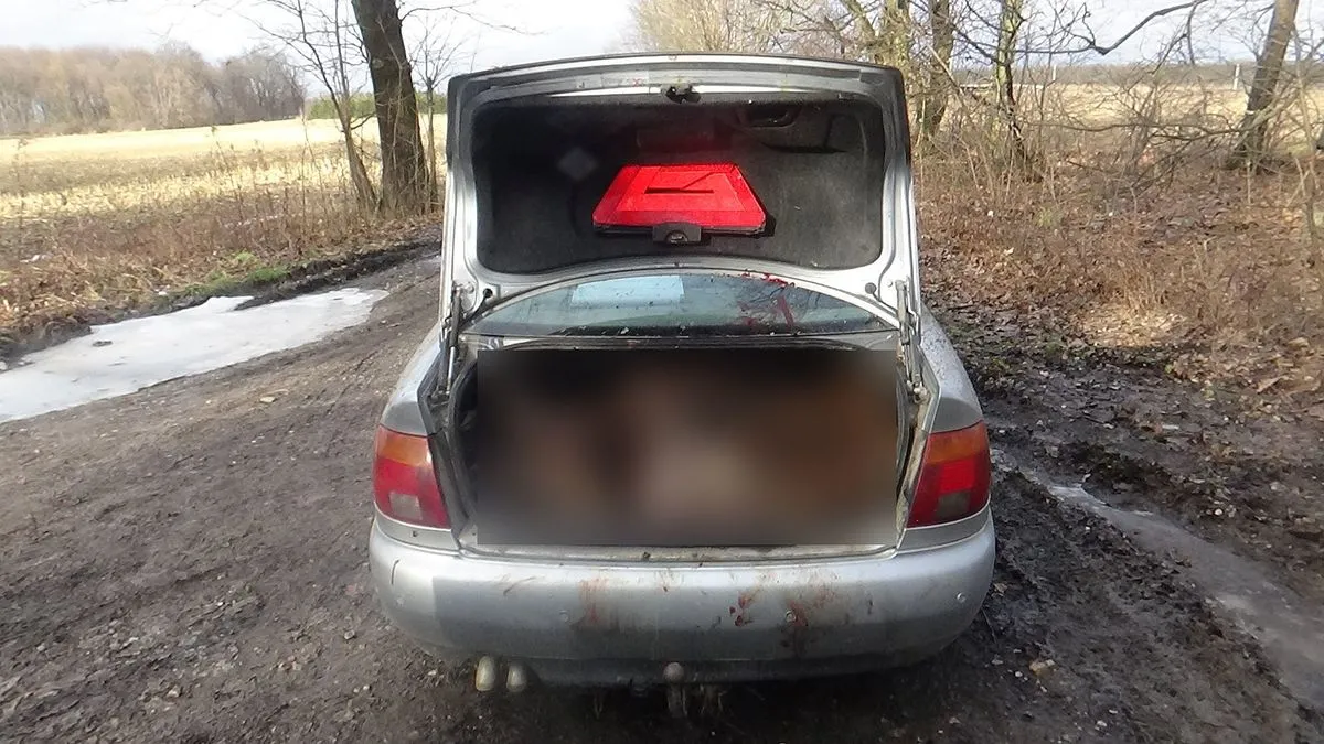 Laszki: Kłusownik ugrzązł w błocie. Policjanci dokonali szokującego odkrycia