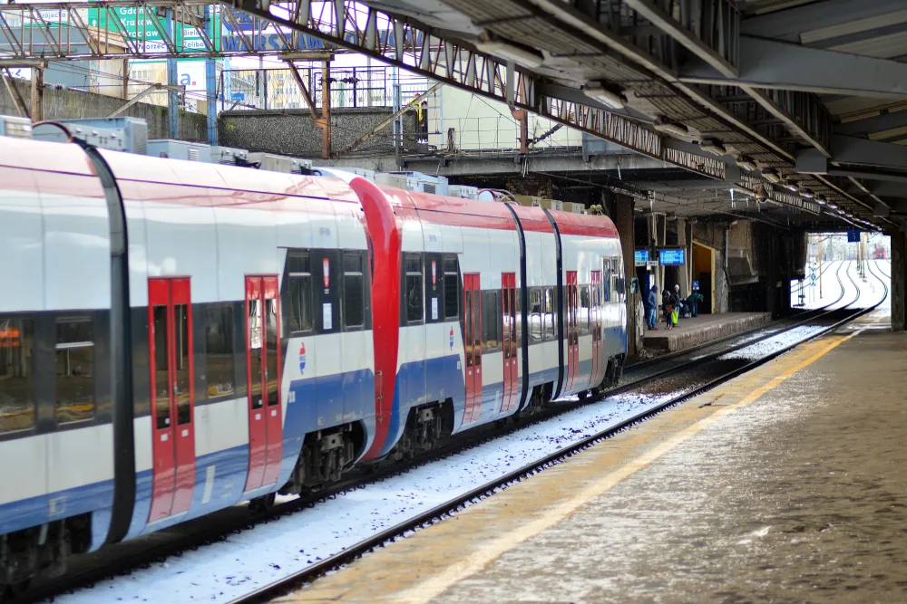 Jak zrobić dobry transport publiczny? Zintegrować kolej z autobusami