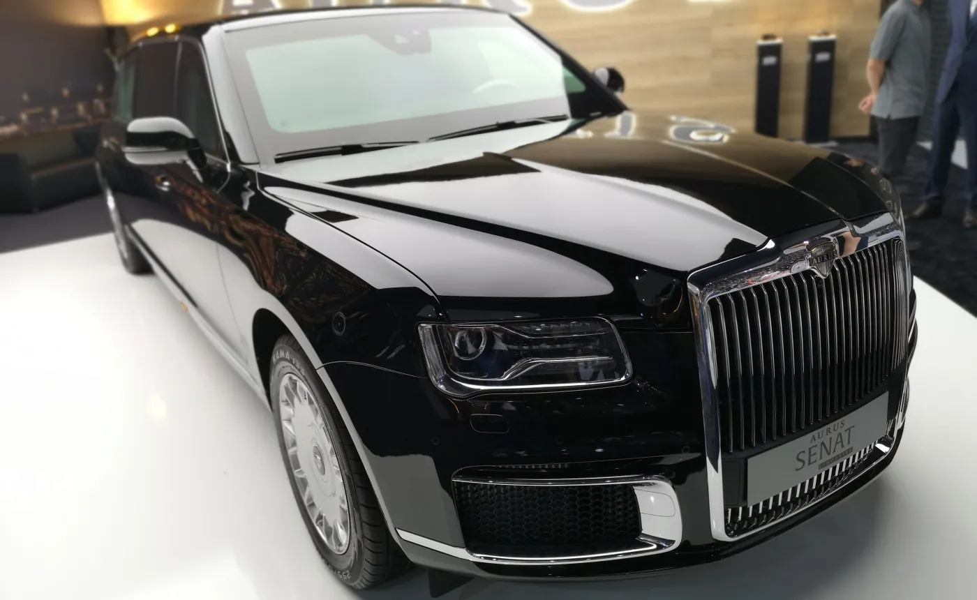 12179147-aurus-senat-limousine-l700.jpg