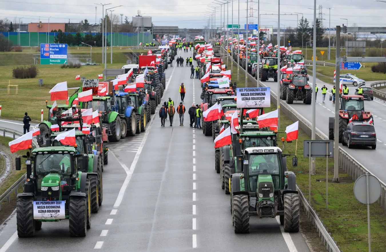 Skandaliczny transparent na proteście rolników. Mocna reakcja policji i szefa MSWiA