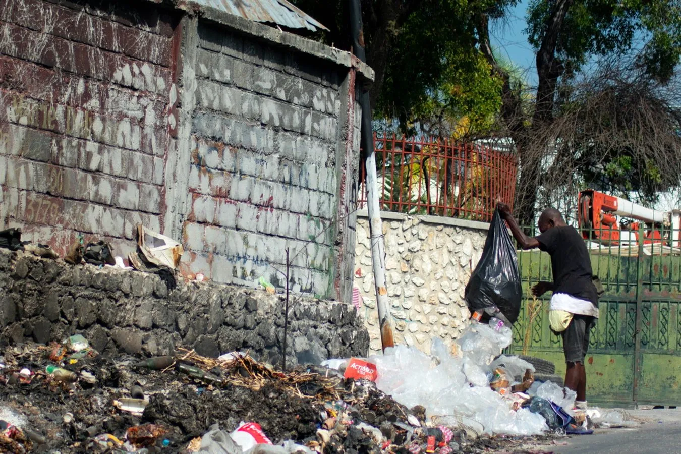 Postapokaliptyczny obraz. Haiti niczym "Dziki Zachód"