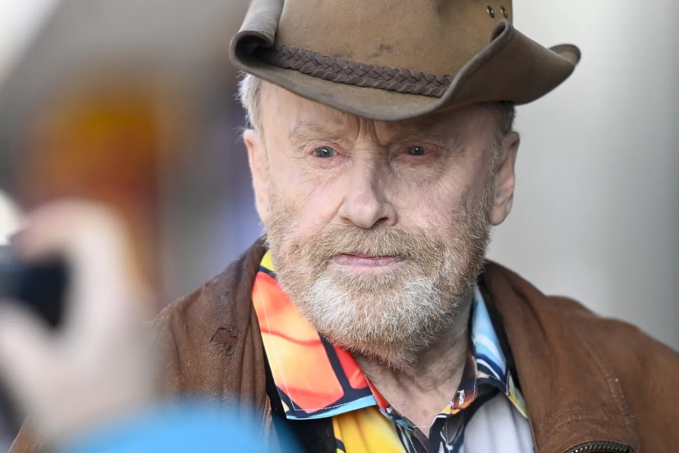 Żona Daniela Olbrychskiego kandyduje do PE. "Będę księciem małżonkiem" [WIDEO]