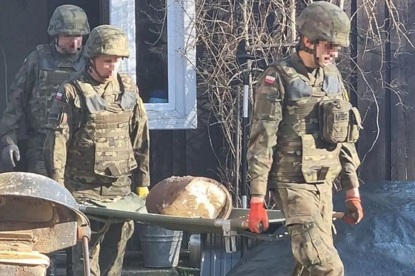 Tajemnicza substancja i fragment pocisku pod Legionowem