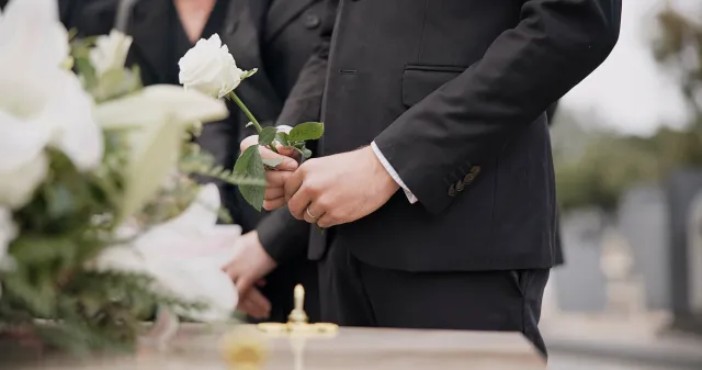 Zamiast 4000 będzie 7000 zł. Zasiłek pogrzebowy nie tylko dla rodziny. Dla kogo jeszcze?