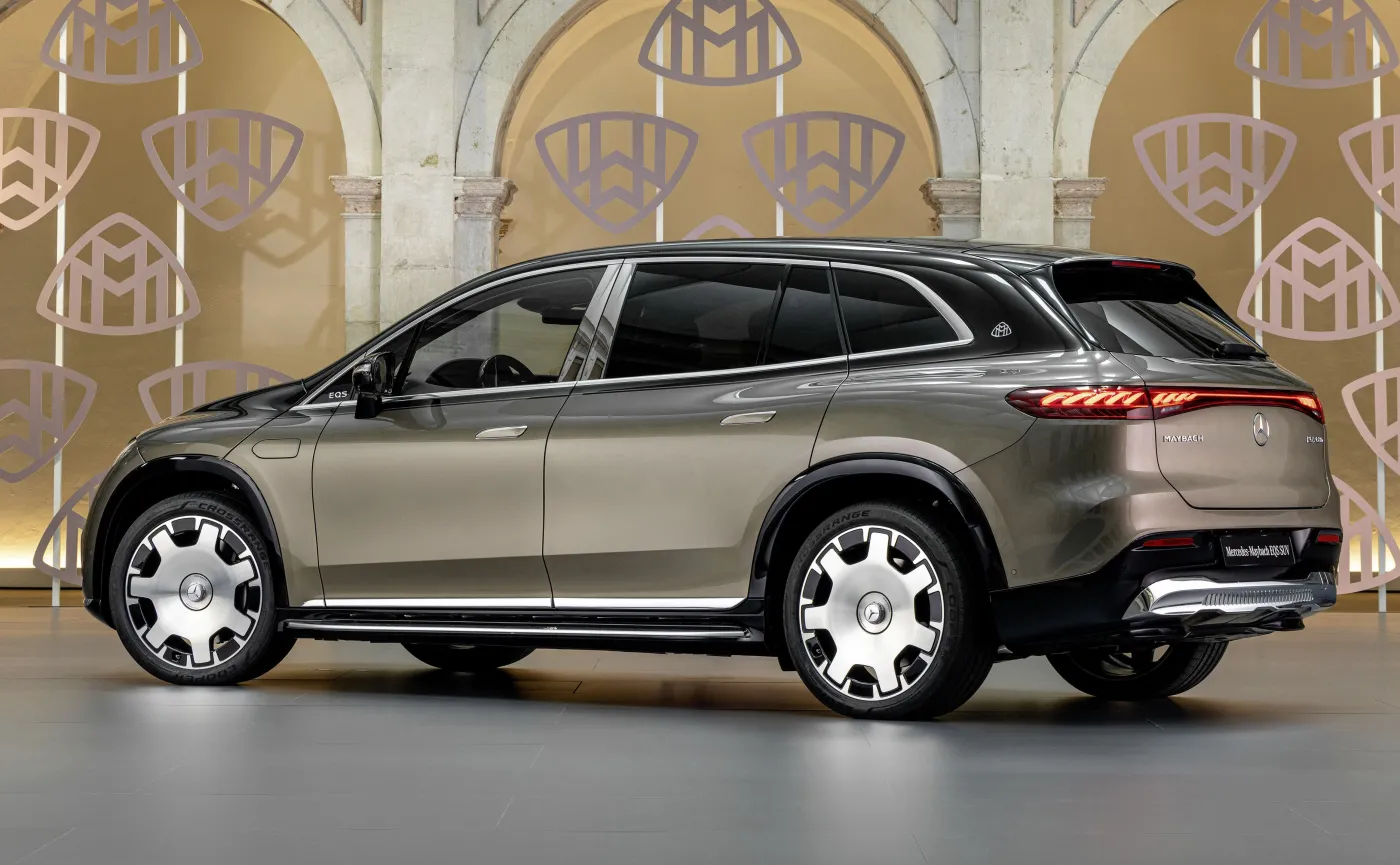 mercedesmaybach-eqs-680-suv-37775535.jpg