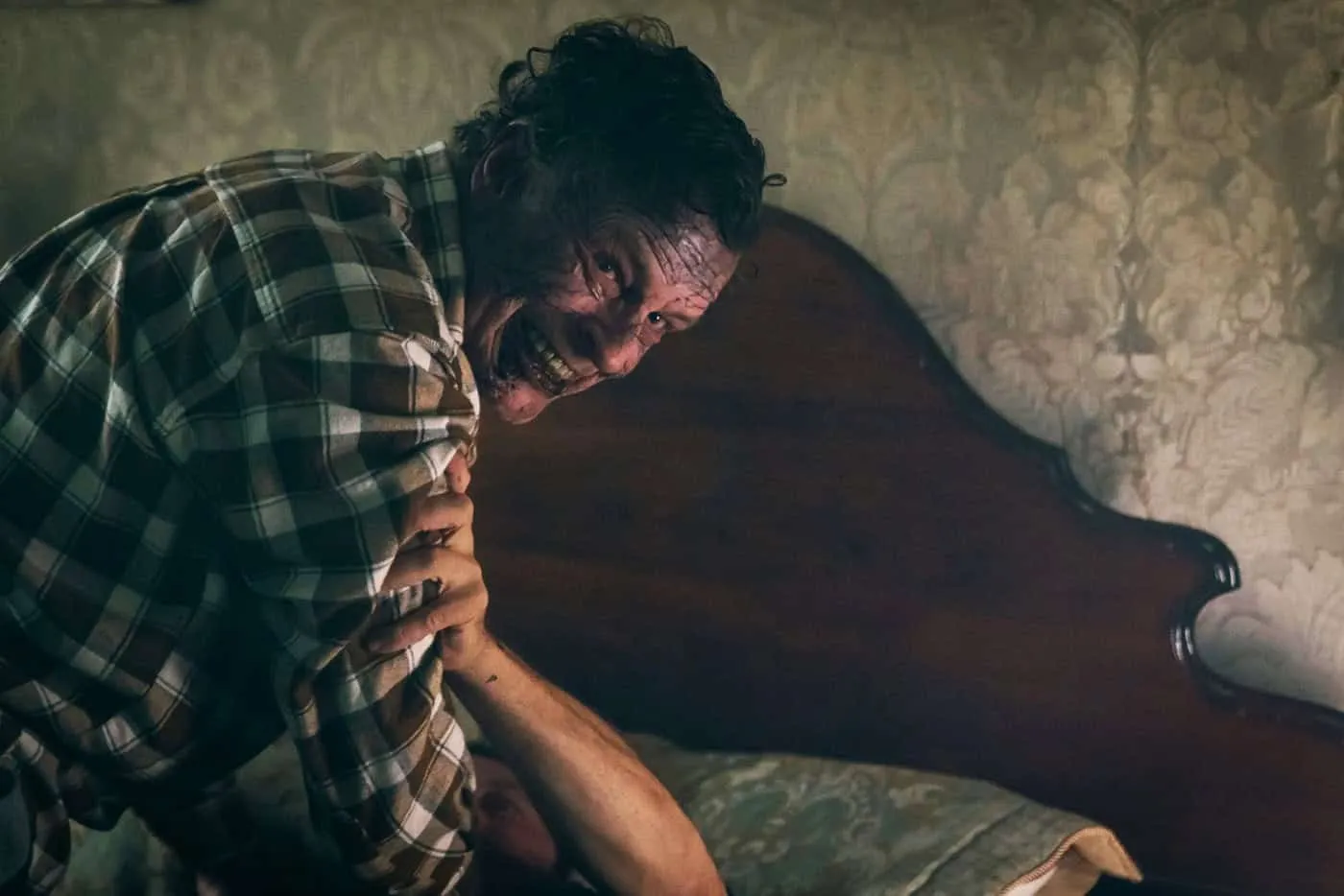 John Noble w horrorze "Demon"