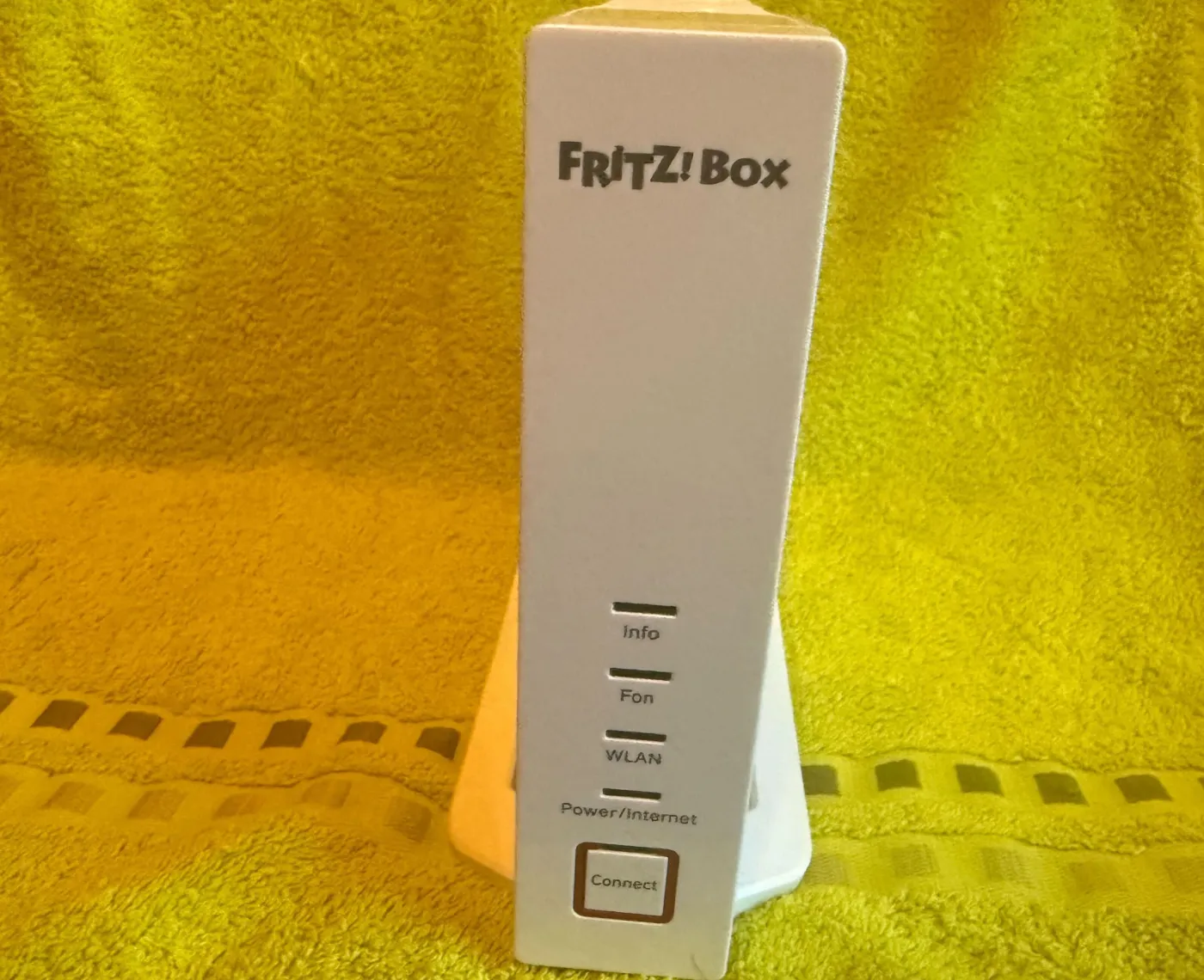 Ten zestaw Fritz zlikwiduje czarne plamy w waszych sieciach WiFi. Tylko za jaką cenę... [RECENZJA]