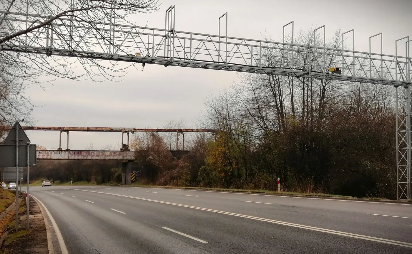 odcinkowy-pomiar-predkosci-38354267.jpg
