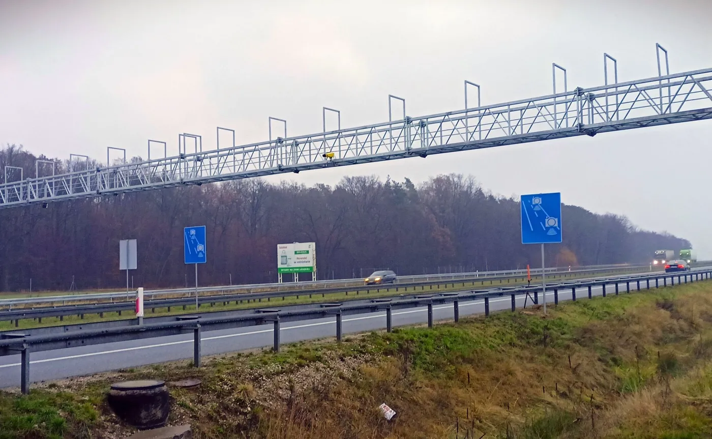 odcinkowy-pomiar-predkosci-38354282.jpg