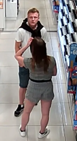 Kobieta i mężczyzna podejrzani o kradzież perfum. Rozpoznajesz ich?
