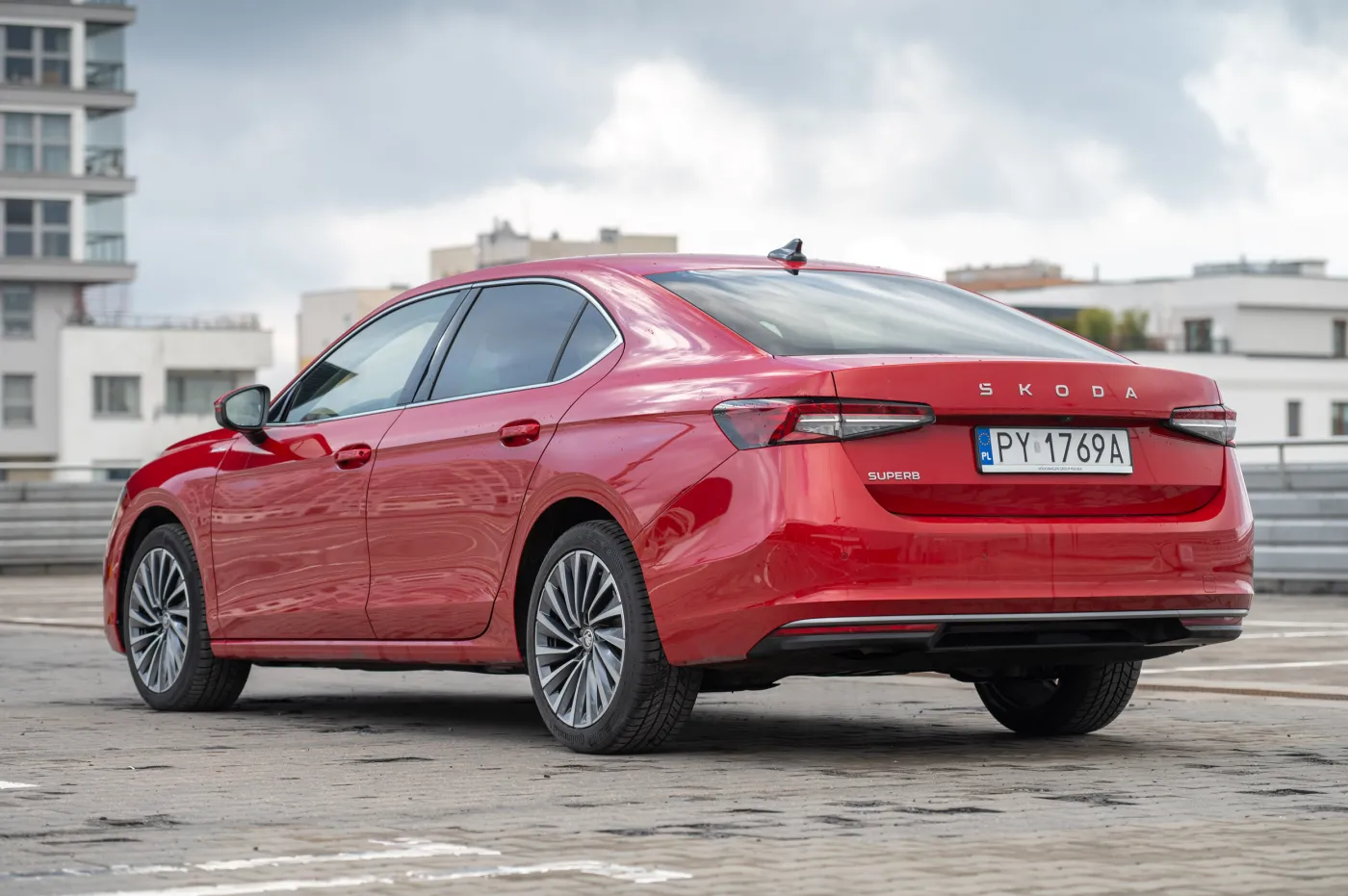 skoda-superb-liftback-20-tdi-38399183.jpg