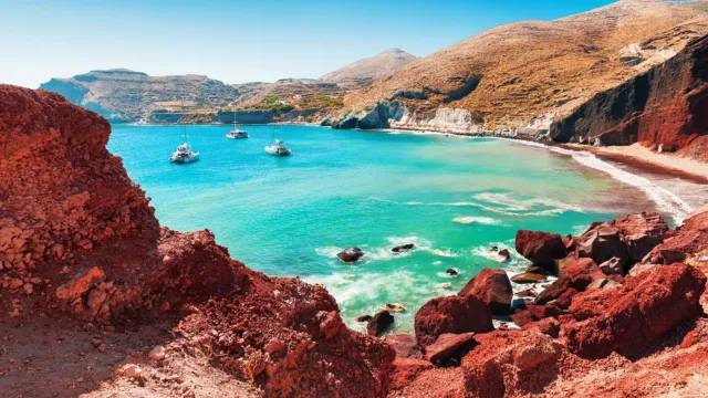 Kilkaset wstrząsów na rajskiej wyspie. Turyści uciekają w panice