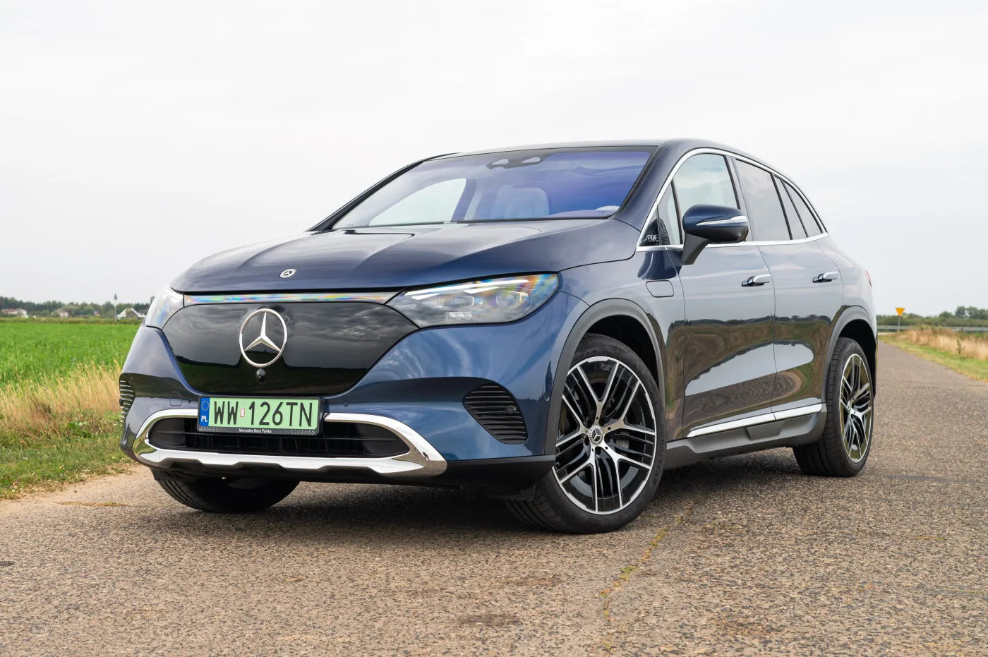 mercedes-eqe-500-4matic-suv-38286916.jpg
