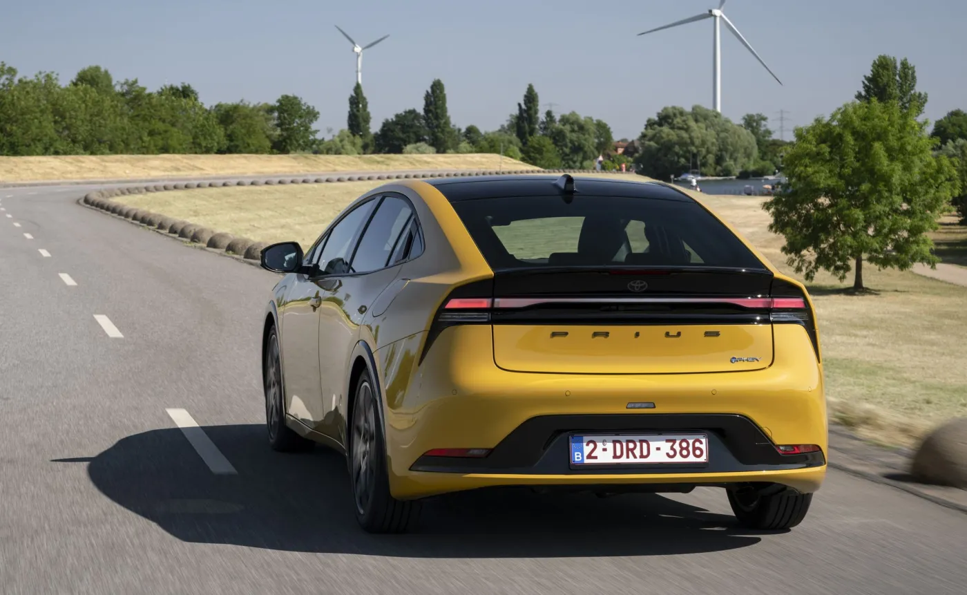 toyota-prius-nowej-generacji-37969818.jpg