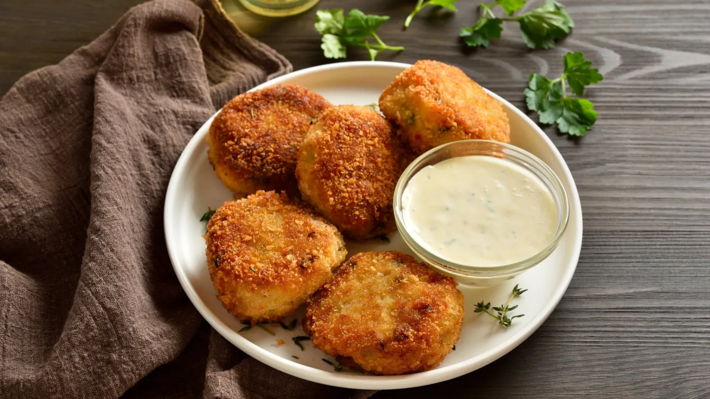 Fish,Cakes,From,Mashed,Potato,And,Minced,Fish,Served,With