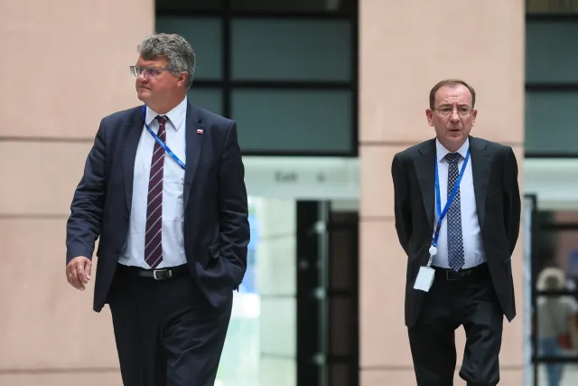 Kamiński i Wąsik nie stawili się przed komisją ds. Pegasusa. "Papużki nierozłączki unikają przesłuchań"