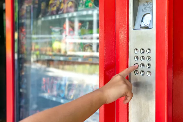Rewolucja w szkolnych sklepikach od 1 września. Tego uczniowie już tam nie kupią