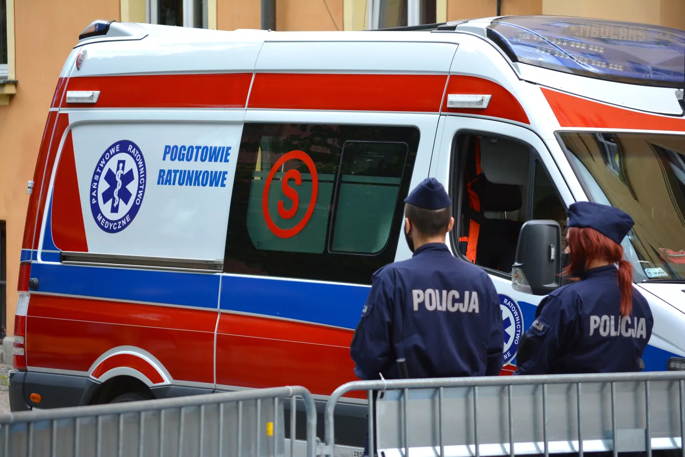 Atak na personel medyczny w szpitalu w Gdyni. Pijana kobieta zraniła trzy osoby