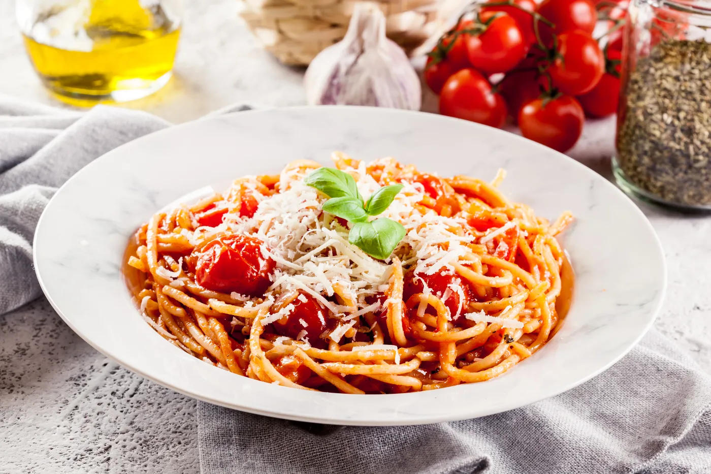 Pyszny obiad na poniedziałek. Podajemy przepis, Ty gotujesz. Spaghetti z Neapolu