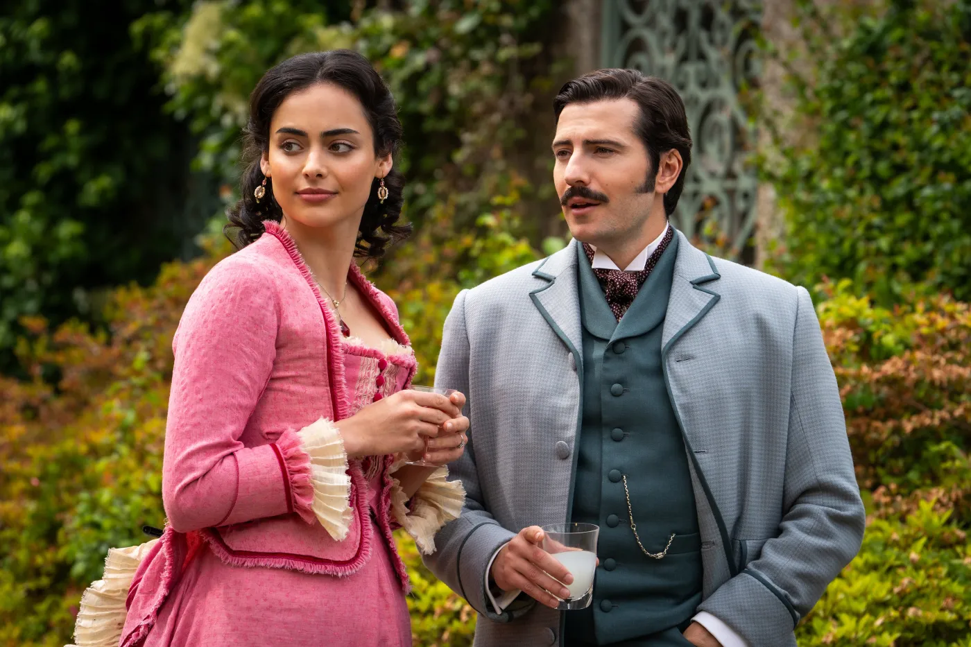 "Nieprzewidywalny" serial kostiumowy nie przestaje zachwycać. "Dużo frajdy"