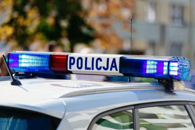 Groźny wypadek na S8. Ciężarówka wbiła się w bariery