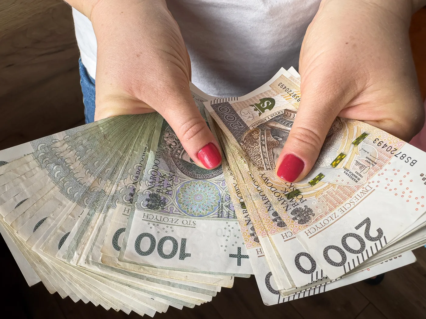 pieniądze, gotówka, banknoty