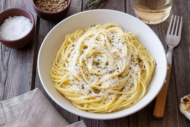 Pyszny obiad na poniedziałek. Podajemy przepis, Ty gotujesz. Spaghetti prosto z Rzymu
