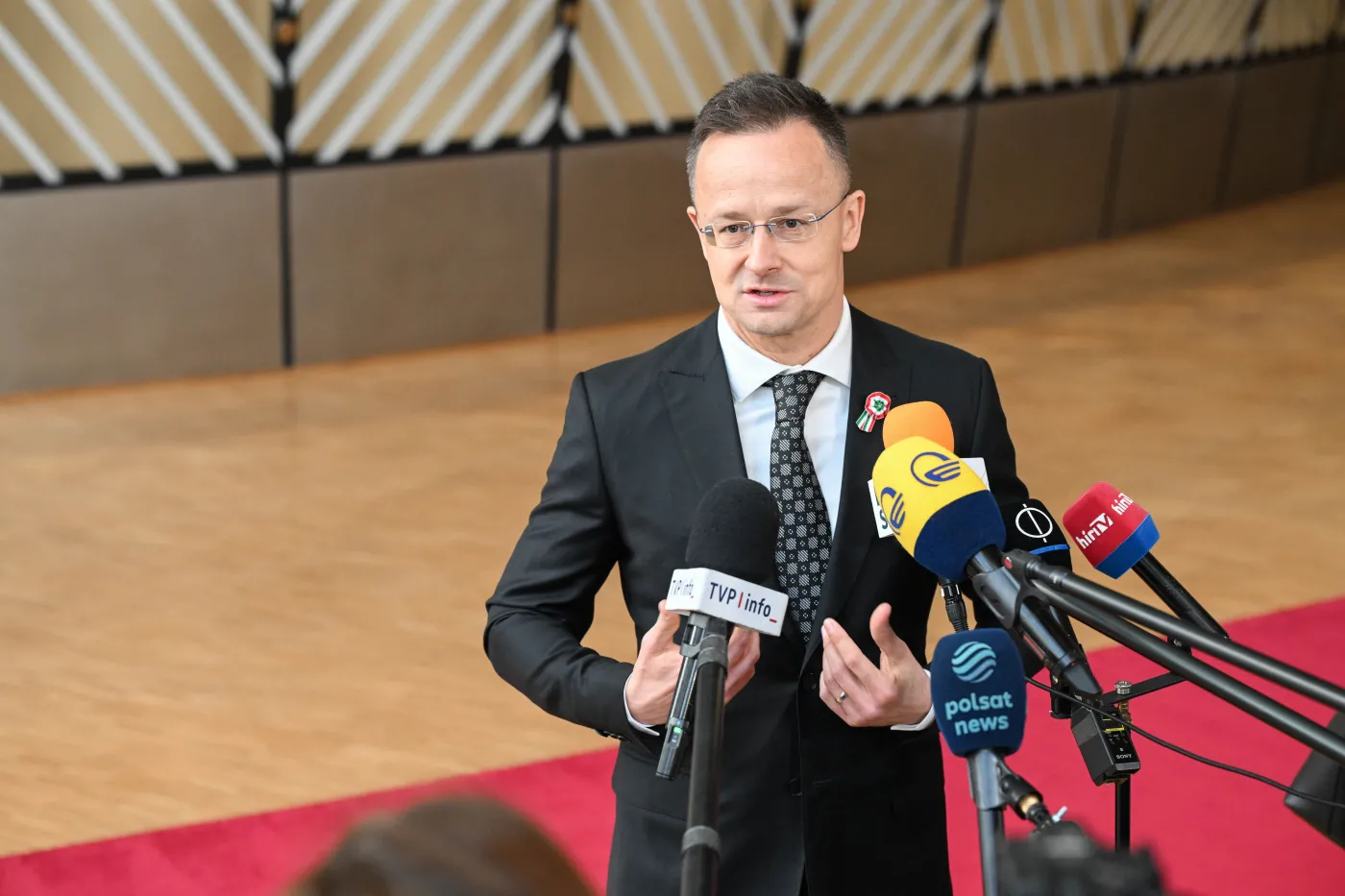 Węgierski polityk uderza w Tuska i Sikorskiego. "Szerzycie kłamstwa"