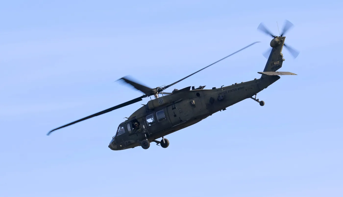 Black Hawk nad rondem "Radosława" w Warszawie. Akcja antyterrorystów
