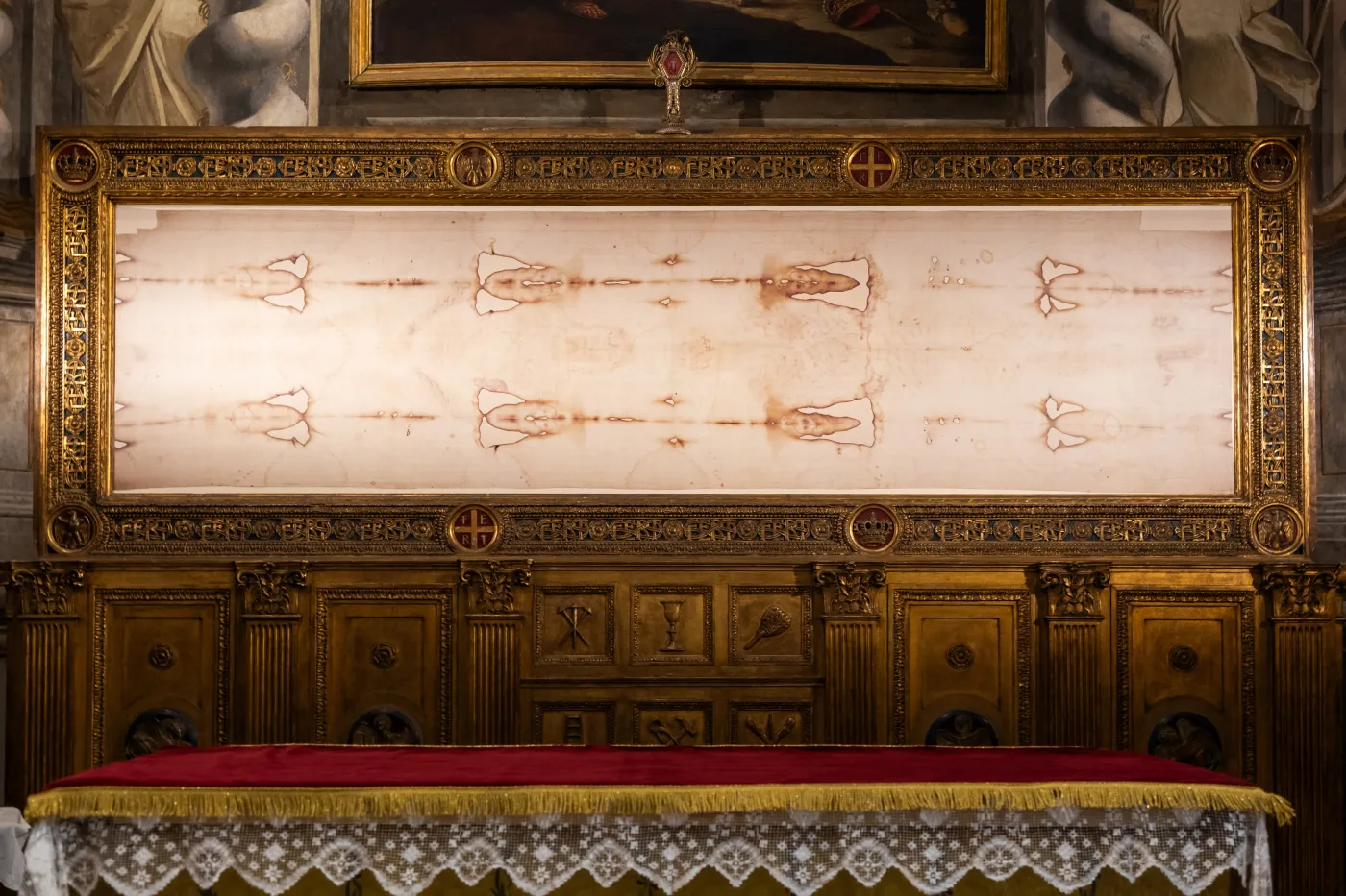 Nowe badania całunu turyńskiego zaskakują. Odczytano materiał genetyczny