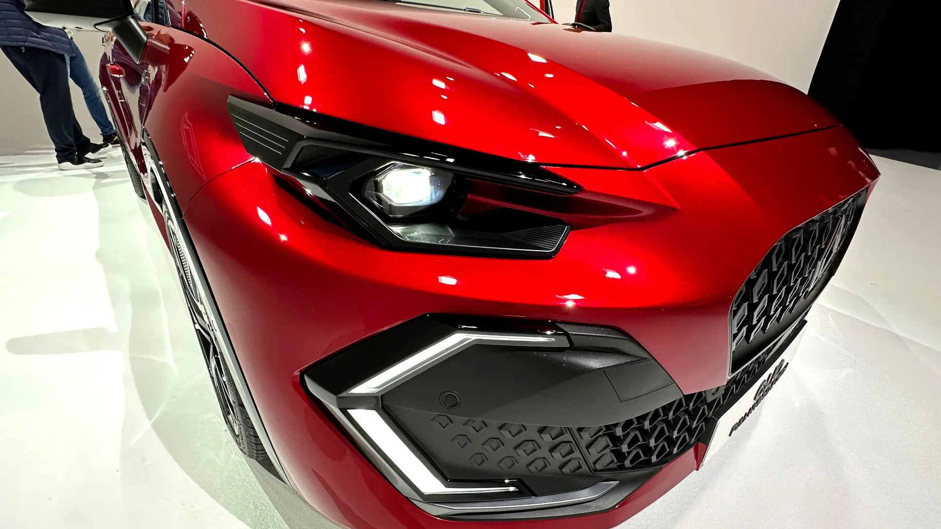 Nowe Renault zapewnia 1450 km zasięgu: Tankujesz za 23 zł i śmiejesz się z elektryków