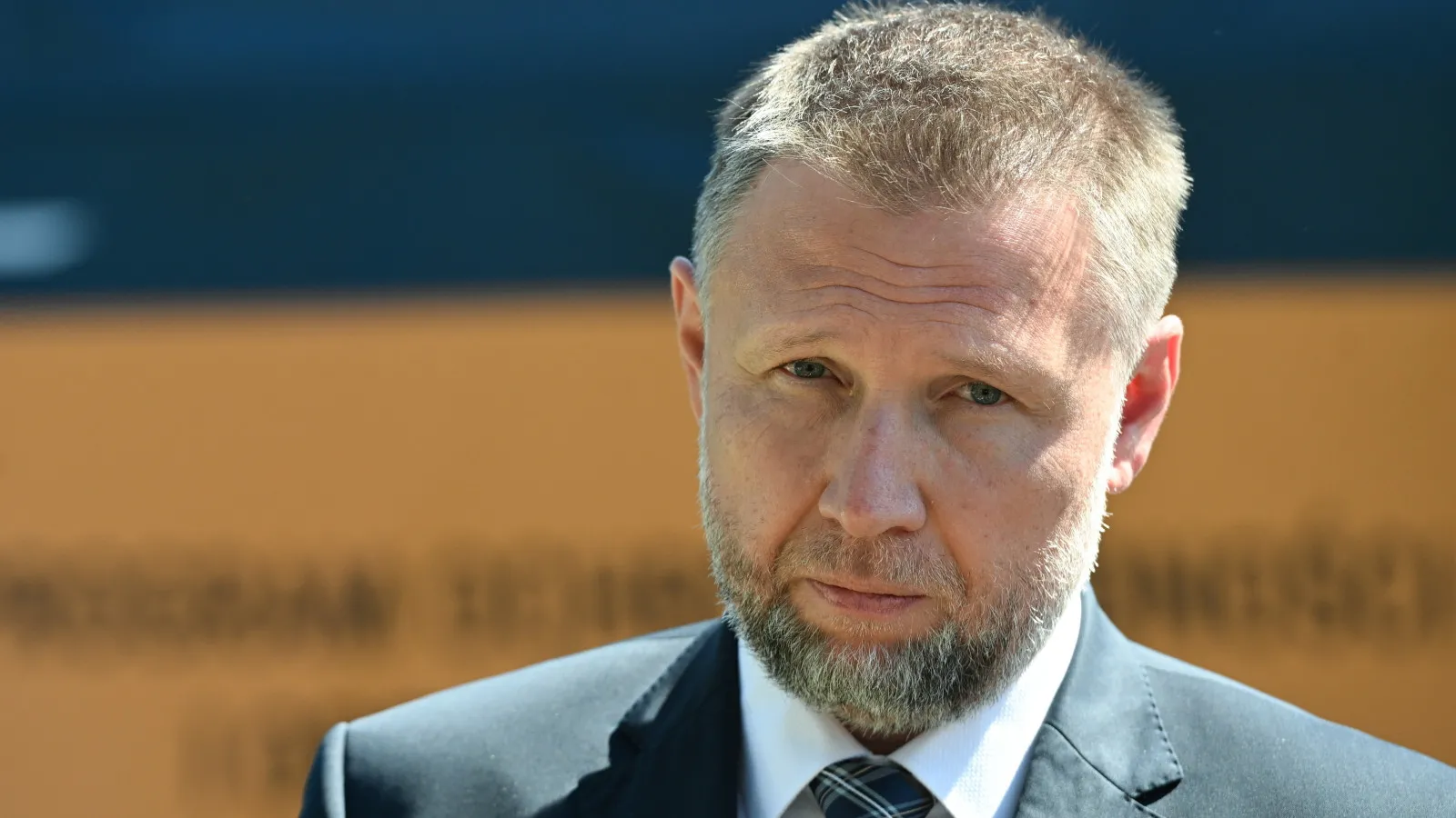 Fałszywe alarmy w domach Tomasza Sakiewicza i Jarosława Kaczyńskiego. Zatrzymano trzy osoby