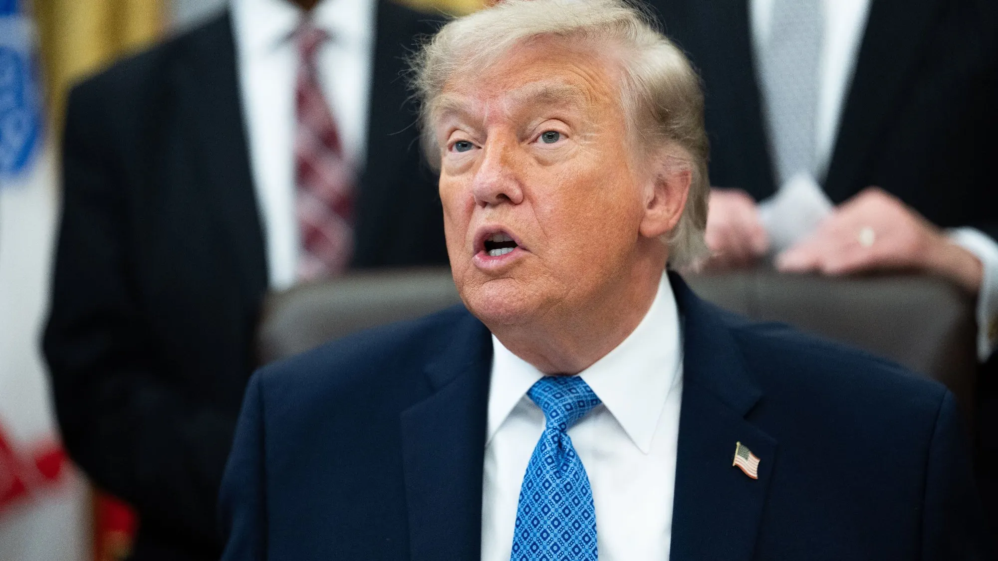 Teheran atakuje, a Trump grozi Iranowi, iż zmiecie go z powierzchni Ziemi
