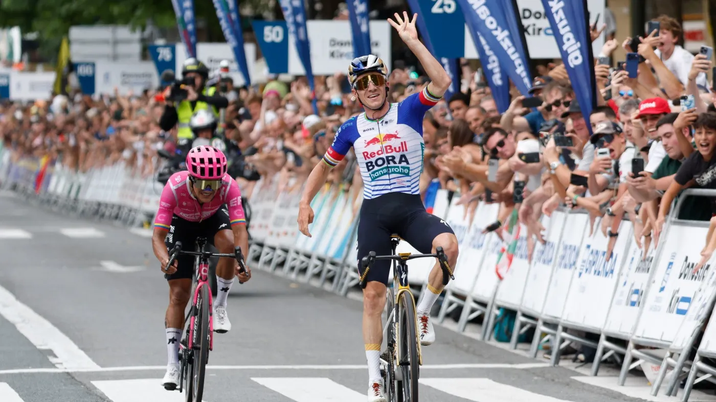 Remco Evenepoel po raz czwarty triumfuje w Clasica San Sebastian