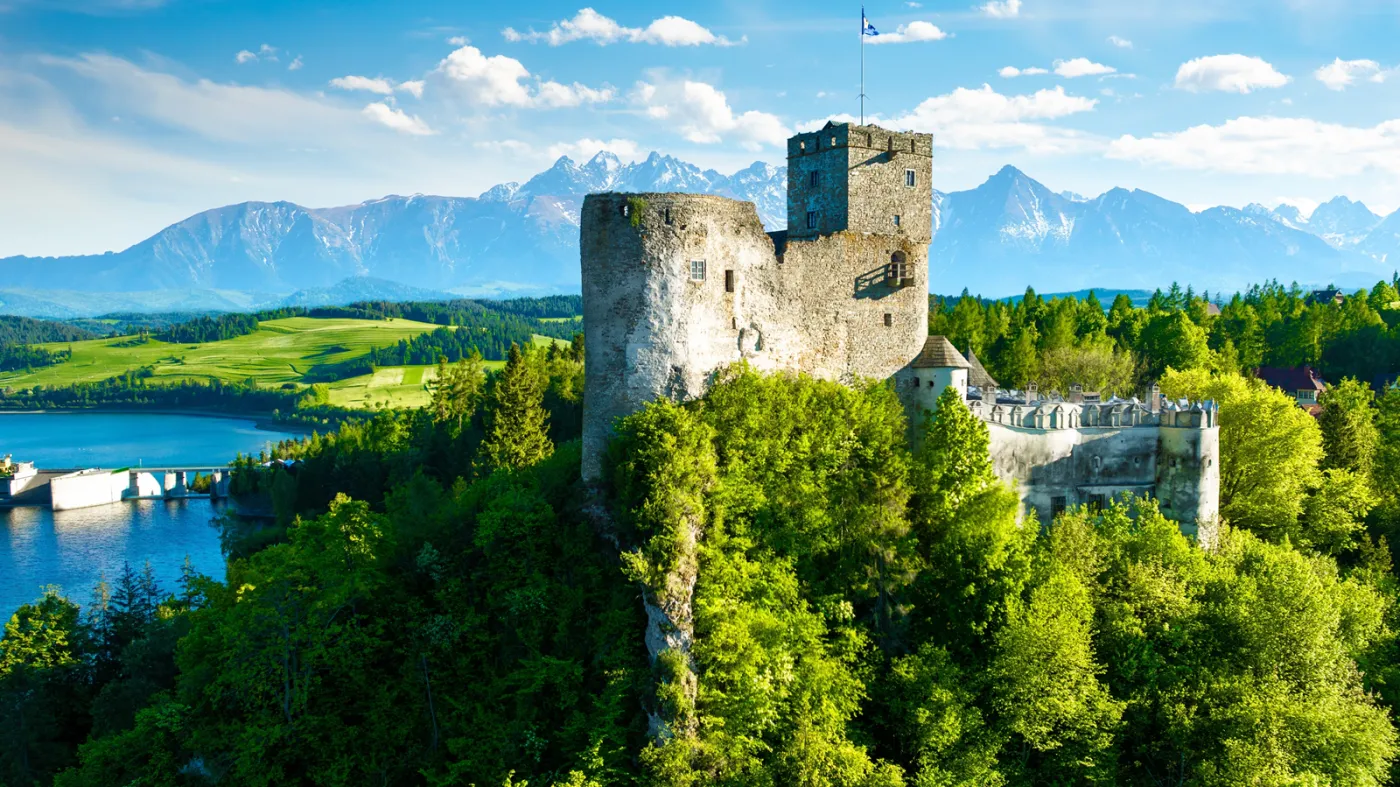Październikowy Dzień Edukacji to okazja aby wyjechać na dodatkowy długi weekend z dziećmi i rodziną Po sezonie czekają góry, jeziora i Bałtyk. Bez tłoku, kolejek, podróże w Złotą Polską Jesień
