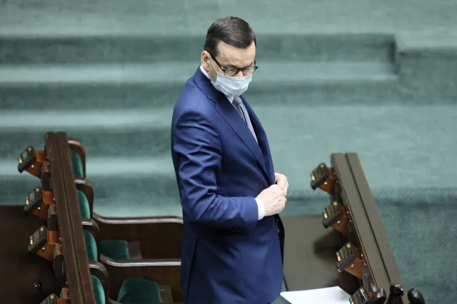 Mateusz Morawiecki o Ekstraklasie: Powrót nie wcześniej niż za miesiąc, bez publiczności
