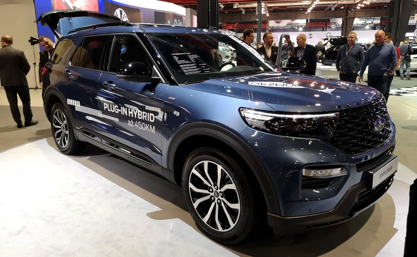 12756514-ford-explorer-plug-in-hybrid.jpg