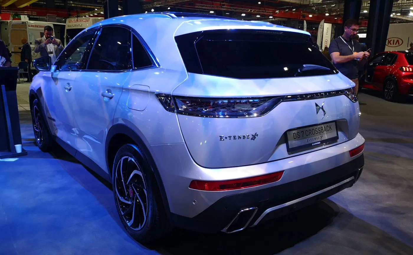 12768455-ds-7-crossback-e-tense-4x4.jpg